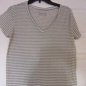 WOMEN'S SIZE L STRIPED V NECK TOP BY: MUDD